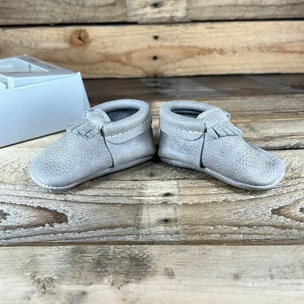 Freshly Picked Salt Flats City Moc - Gray Leather - 3 - New in box